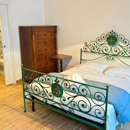 Elegant & Rustic - Piazza Castello Apartment *